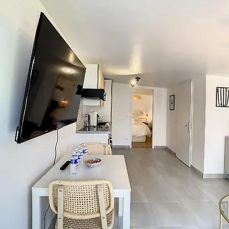 Holiday home Maison Cosy Tout Confort Jardin 4 Pers Terrasse Pont-de-la-Maye
